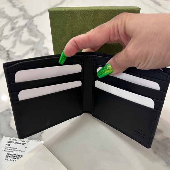 Gucci GG Supreme Web Bifold Wallet - Picture 4 of 9